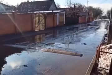 Канализация на улице, фото: скриншот видео