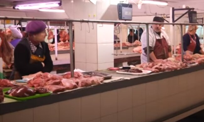 Тернополянам впарили омерзительное мясо, может стошнить - глисты в подарок