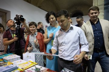 Зеленський обрав незвичного радника: що відомо про митця у команді "Слуги народу"