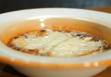 Луковый суп, кадр из видео