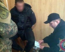 Наркоман побився з поліцейськими на краматорському блокпосту