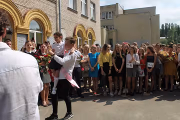 В Запорожье родителей не пустят в школу 1 сентября - ни цветов, ни линейки