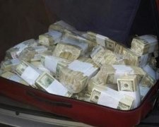 Аргентинского экс- министра задержали при попытке зарыть 8,5 млн. долларов