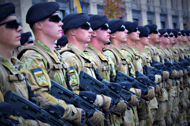 Міністр оборони підірвав безпеку України: оголошено підозру у держзраді