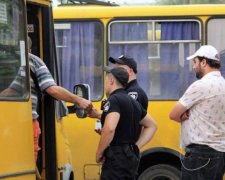 Вашей жизнью играет: "развлечения" маршрутчика за рулем поставили на уши Украину