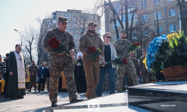"Омега несгибаемых": в Киеве увековечили память спецназовцев, ставших щитом для страны