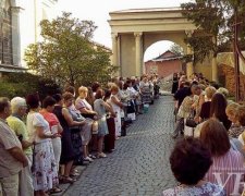 Бійцям в АТО відправлять воду, освячену на Медовий Спас (фото)