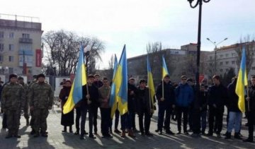 Жители Херсона вышли в поддержку крымчан