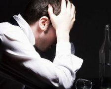 Чоловік два тижні пиячив над тілом дружини