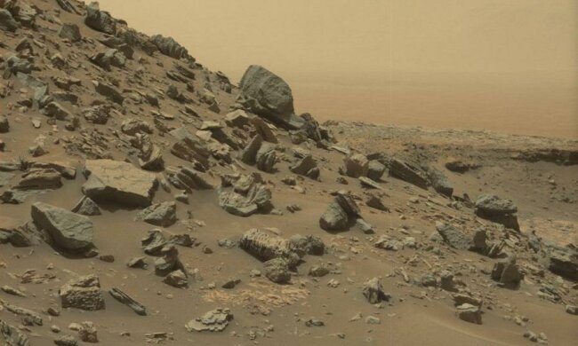 Який вигляд мають скелі Марса