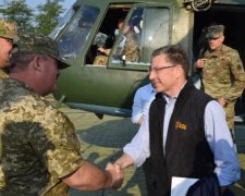 И не боится. Человек Трампа собрался к боевикам