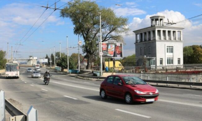 У Запоріжжі замінували ДніпроГЕС: виття сирен і військові з собаками, - що кажуть у поліції