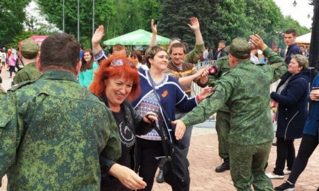 Пьяницы, воры и наркоманы: сети смеются над отрядом боевиков