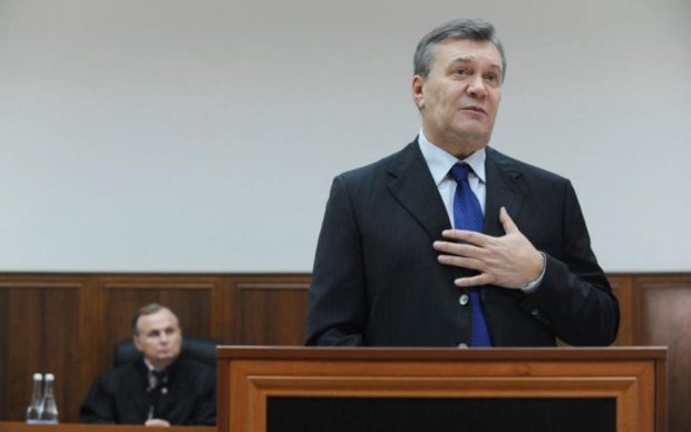 Янукович сбежал от собственного адвоката