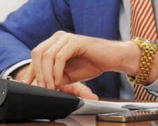 Подайте депутату: сколько из наших карманов тянут народные избранники