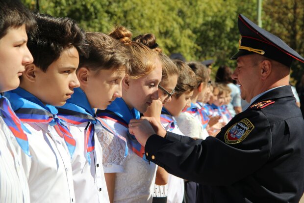 "История отечества", 5-балльная система и запрет украинского: как учатся дети в ОРДЛО