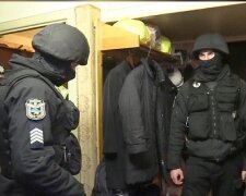 Помстився за батька: в Києві неадекват зрешетив чоловіка та залишив помирати