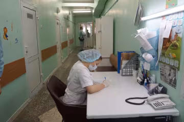 Не вистачає ліжок: кількість жертв масового отруєння на весіллі наближається до сотні, лікарі б'ють на сполох