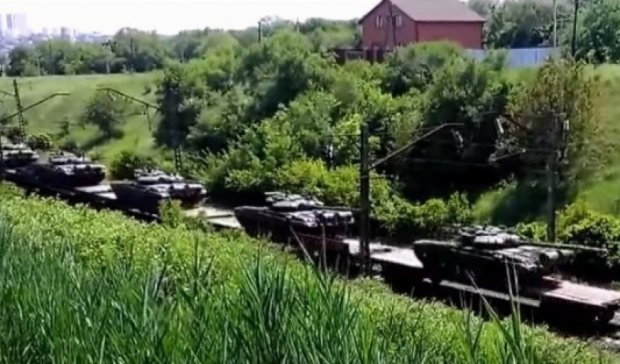 Военный эшелон отправился в сторону Украины из Воронежа (видео)