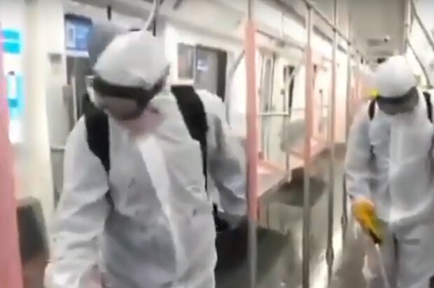 Дезінфекція метро в Ухані, скрін з відео