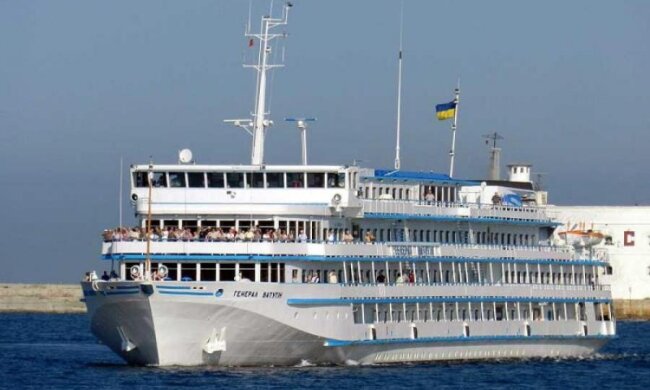 Названо причини "втечі" українського лайнера
