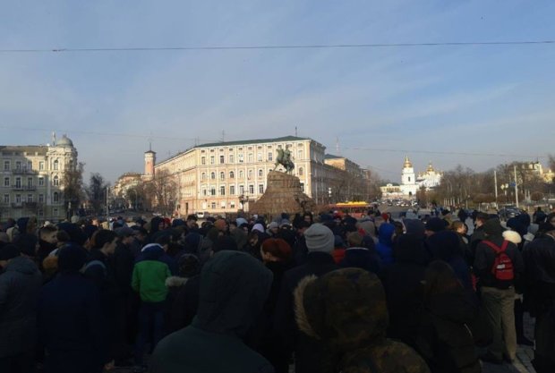 Деньги или свобода слова: сотню киевлян снова "кинули" на фейковом митинге