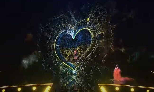 Виступ Alyosha на завершенні 1 півфіналу Євробачення. Фото: Youtube
