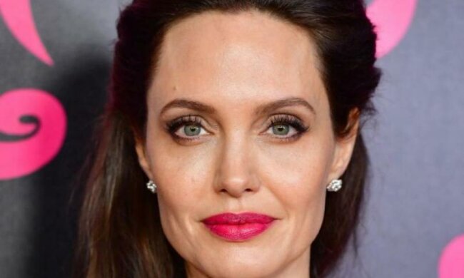 Змарнілу Анджеліну Джолі виписали з психлікарні: фото