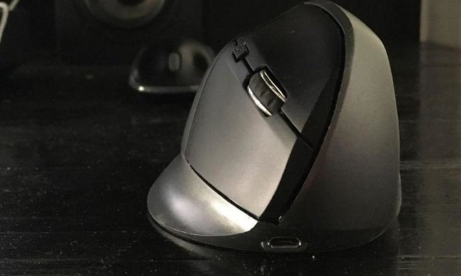 Spire створила вертикальну ігрову мишу