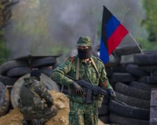 Одичавшие боевики избивают мирных жителей из-за еды