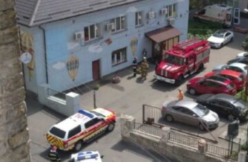 У київській п'ятиповерхівці впала підлога, скріншот: Telegram