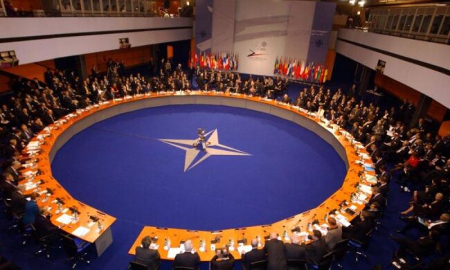 Главное за ночь: шаг к НАТО и паника оккупантов