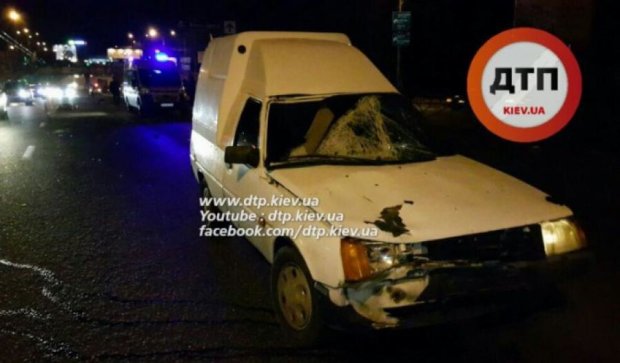 В Киеве автокофейня насмерть сбила мужчину (фото, видео)