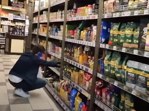 Супермаркет, кофе: кадр из видео