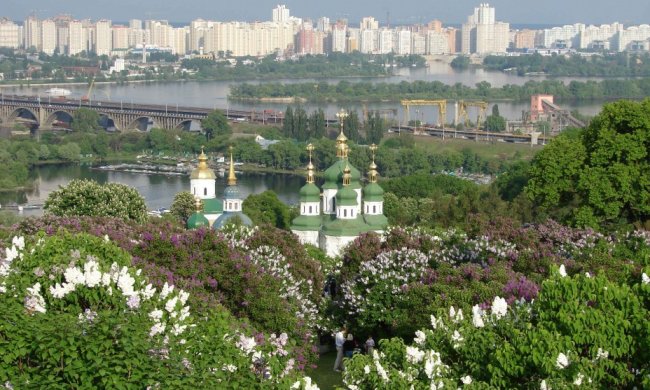 Погода на вихідні: весна продемонструє українцям свій зухвалий настрій