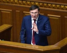 Луценко попередив нардепів про осінні сюрпризи
