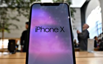 Як дві краплі: китайці навчилися робити iPhone X, без антени