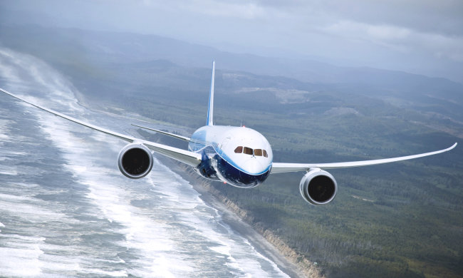 Над Черным морем летать опасно: оккупанты будут принуждать самолеты к посадке