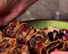 Шашлички в лаваші, кадр з відео