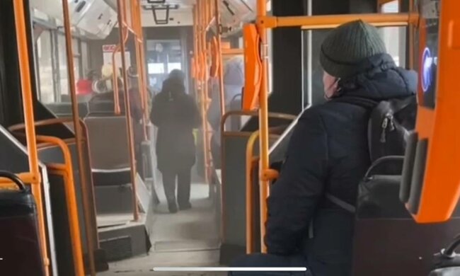 Автобус в Киеве, фото: скриншот из видео Киев Сейчас