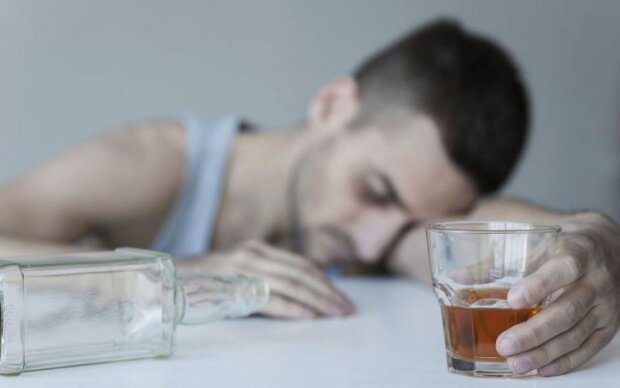 Вчені знайшли найпростіший спосіб подолати алкогольну залежність