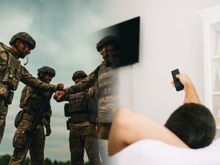 Військові та ухилянт, ухилення від мобілізації. Фото Знай.ua