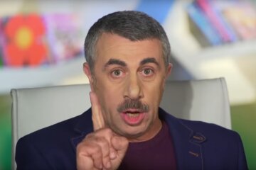Доктор Комаровський, скрін з відео
