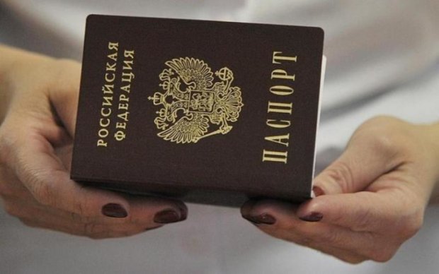 Всем плевать? Одиозный украинский мэр засветил российский паспорт