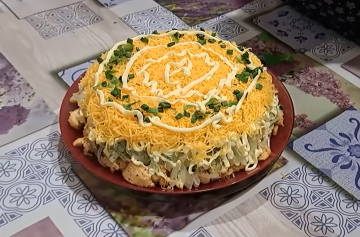 Луковый салат, кадр из видео