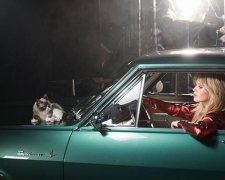 Сердита кішка і донька рок-легенди з'являться в календарі Opel