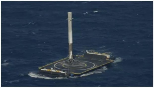 Посадка ракеты Falcon 9 на плавучую платформу