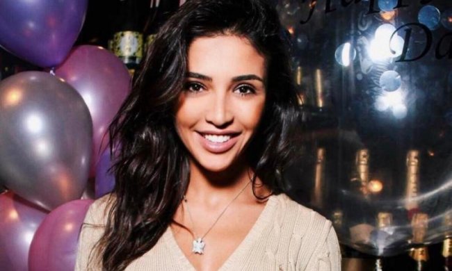 Полуголая Санта Димопулос показала, как выглядит без макияжа: фото