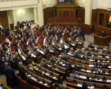 У мережі показали, хто з політиків любить покурити в громадському місці