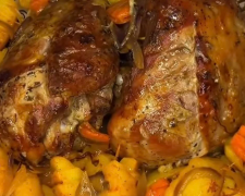 Індичі гомілки з овочами: фото скрін рецепту